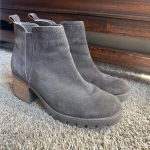 Franco Fortini Krew Suede leather round toe block heel side zip ankle boot